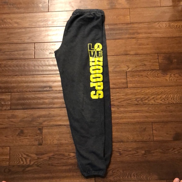 Just don’t wear these anymore. Gently worn. - Picture 1 of 4